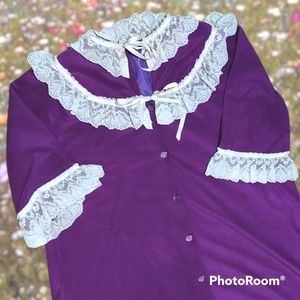 Vtg cottagecore purple lace robe